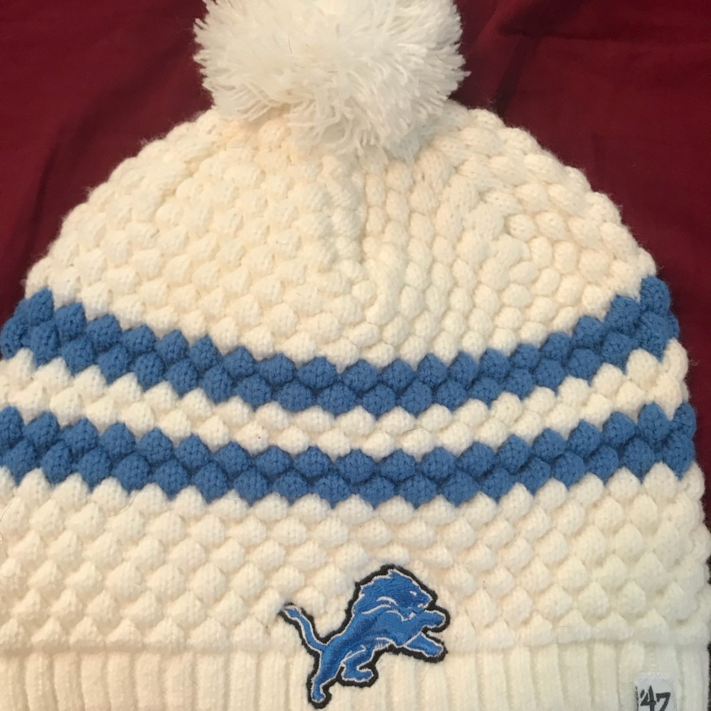 NEVER WORN LIONS BEANIE